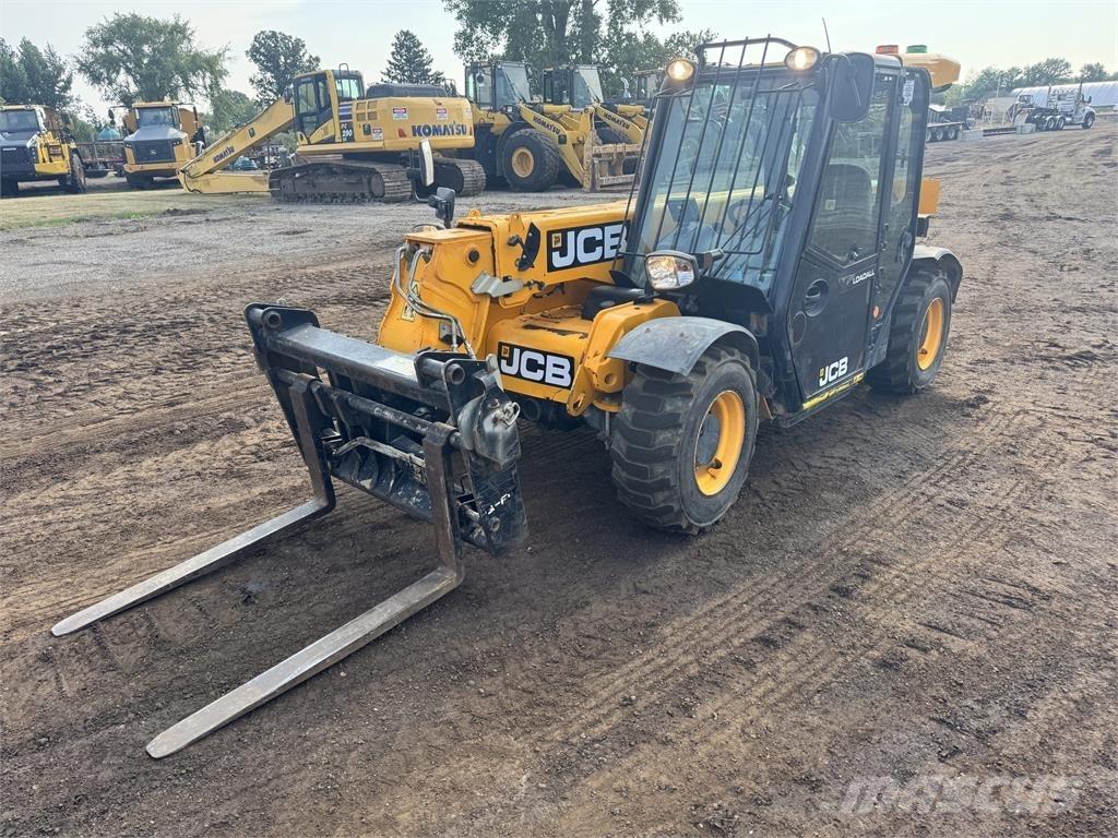 JCB 525-60 テレスコーピックハンドラー