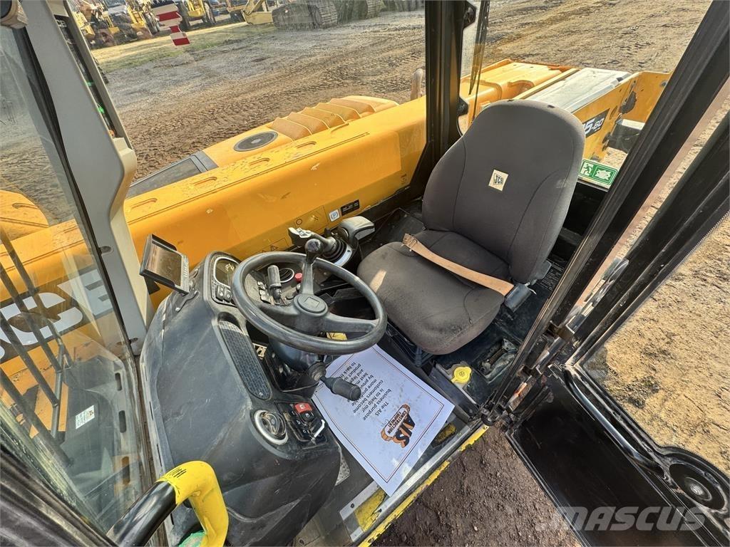 JCB 525-60 テレスコーピックハンドラー