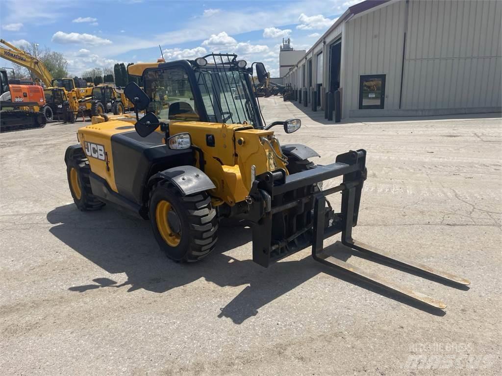 JCB 525-60 テレスコーピックハンドラー