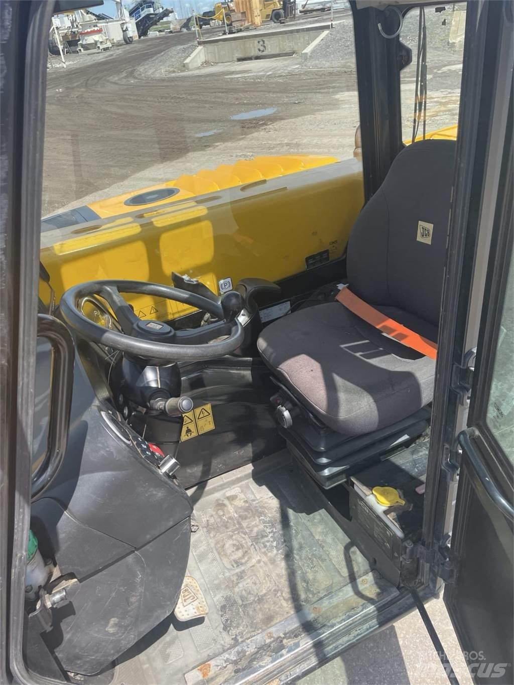 JCB 525-60 テレスコーピックハンドラー