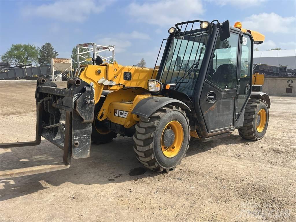JCB 525-60 テレスコーピックハンドラー
