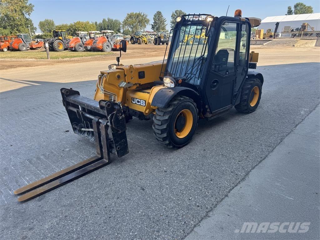JCB 525-60 テレスコーピックハンドラー