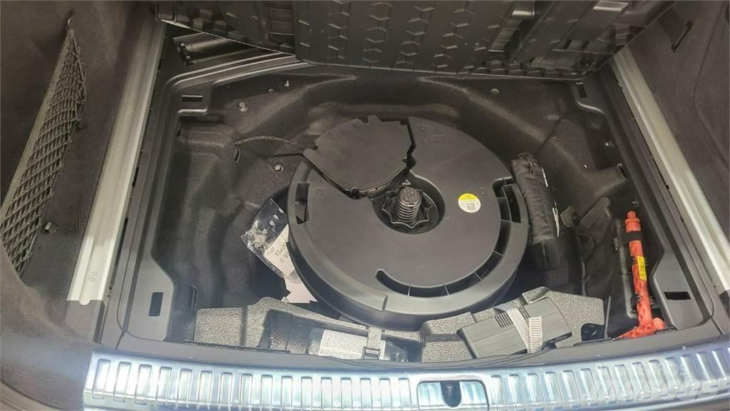 Audi A6 自動車