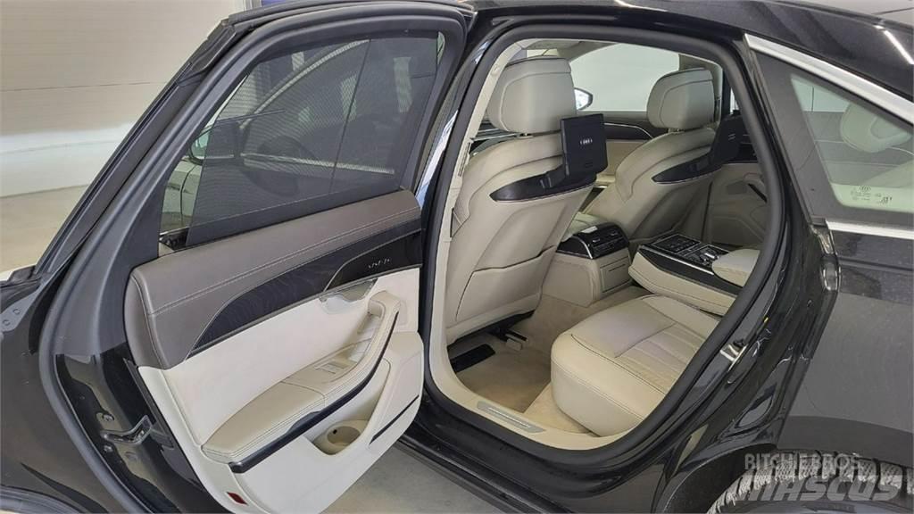 Audi A8 自動車