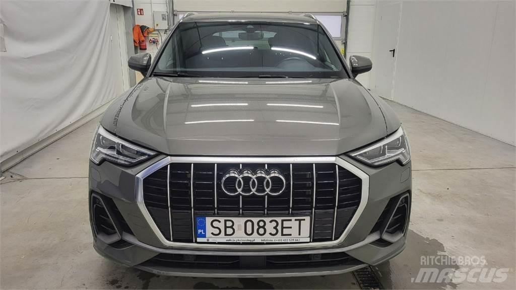 Audi Q3 自動車