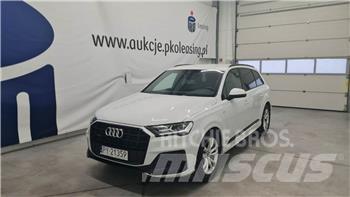 Audi Q7 自動車