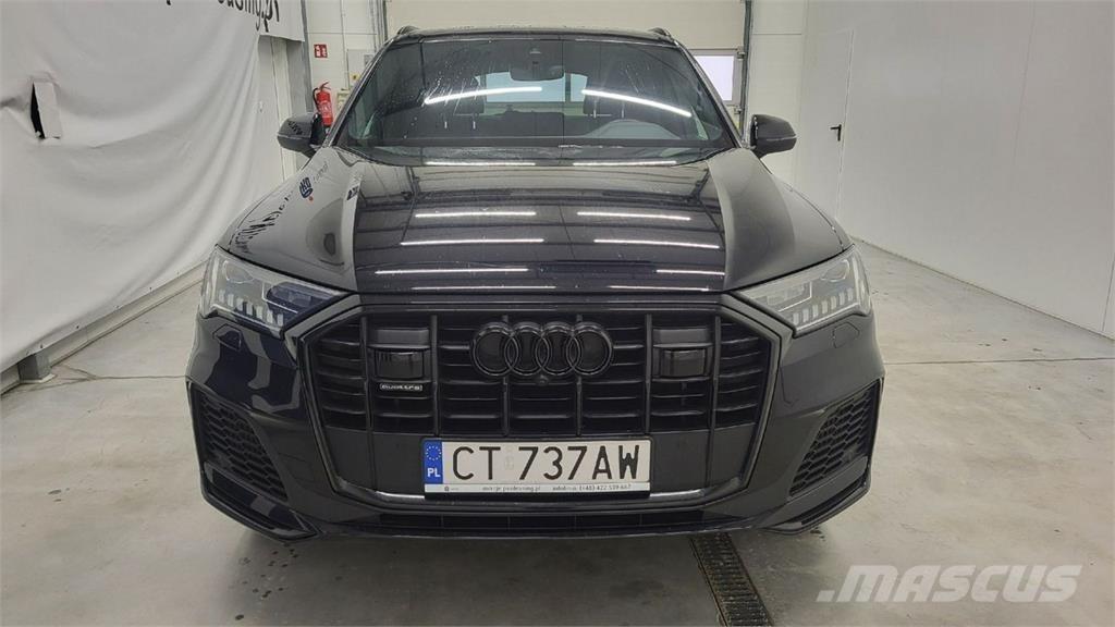 Audi Q7 自動車