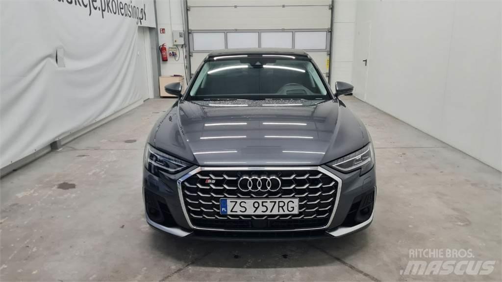 Audi S8 自動車