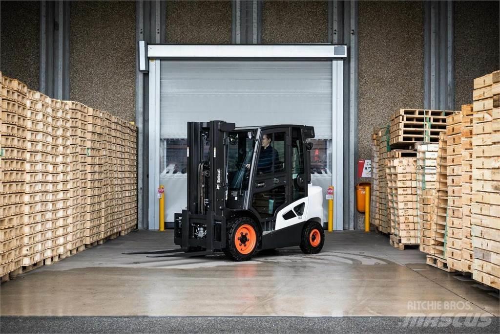Bobcat D 30 S 9 ディーゼル・軽油