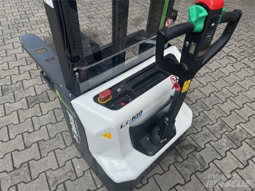 Bobcat LSM12N-7 i ウォーキンフォークリフト