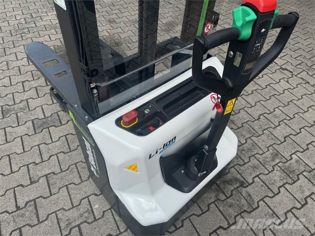 Bobcat LSM12N-7 i ウォーキンフォークリフト