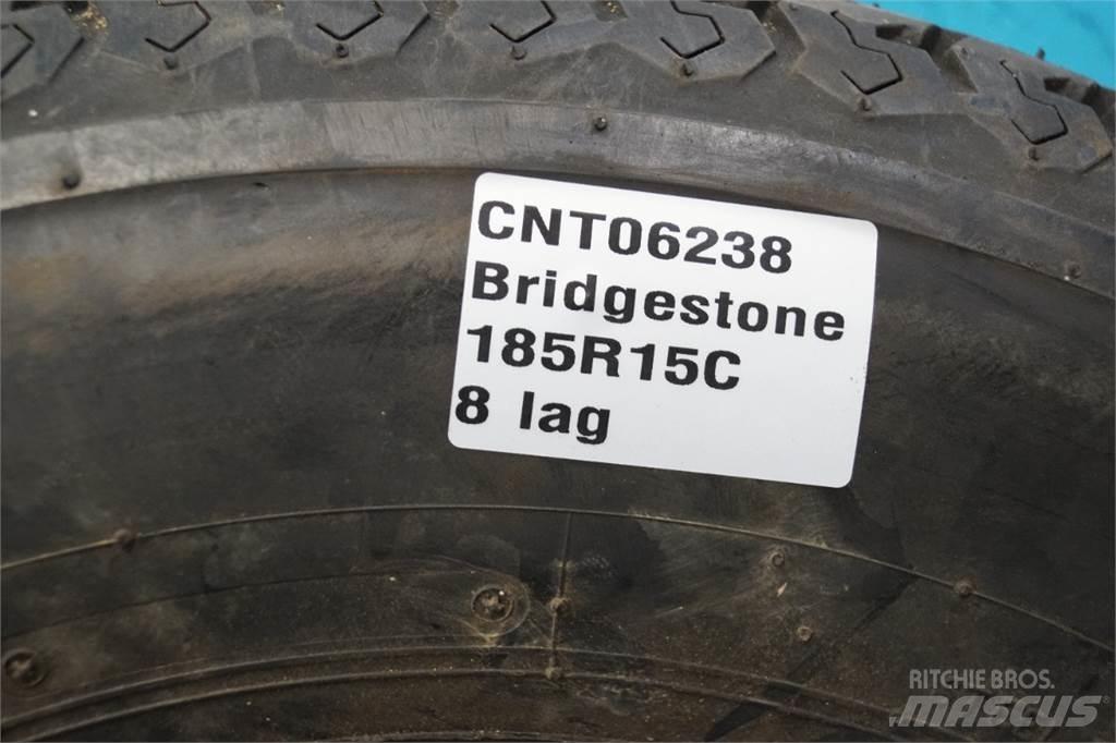 15 185R15C タイヤ、ホイル、リム