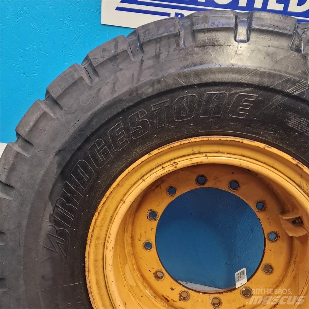  25 20.5R25 タイヤ、ホイル、リム