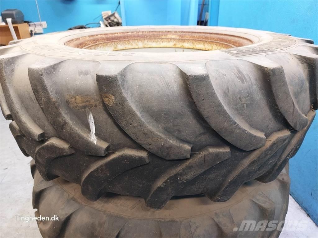  28 380/70R28 タイヤ、ホイル、リム