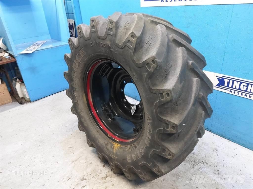  28 540/65-R28 タイヤ、ホイル、リム