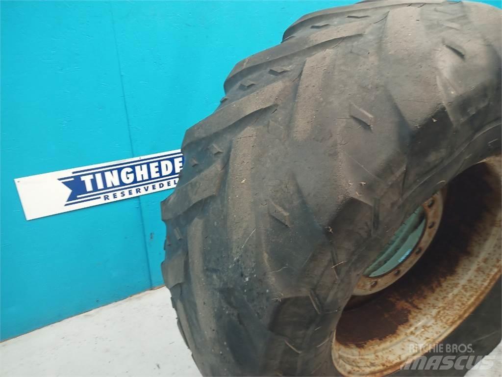  28 540/65R28 タイヤ、ホイル、リム