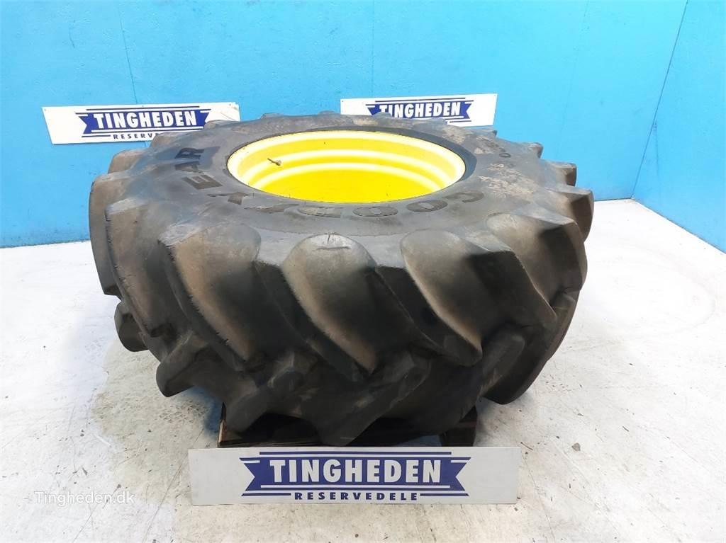  32 650/75 R32 タイヤ、ホイル、リム