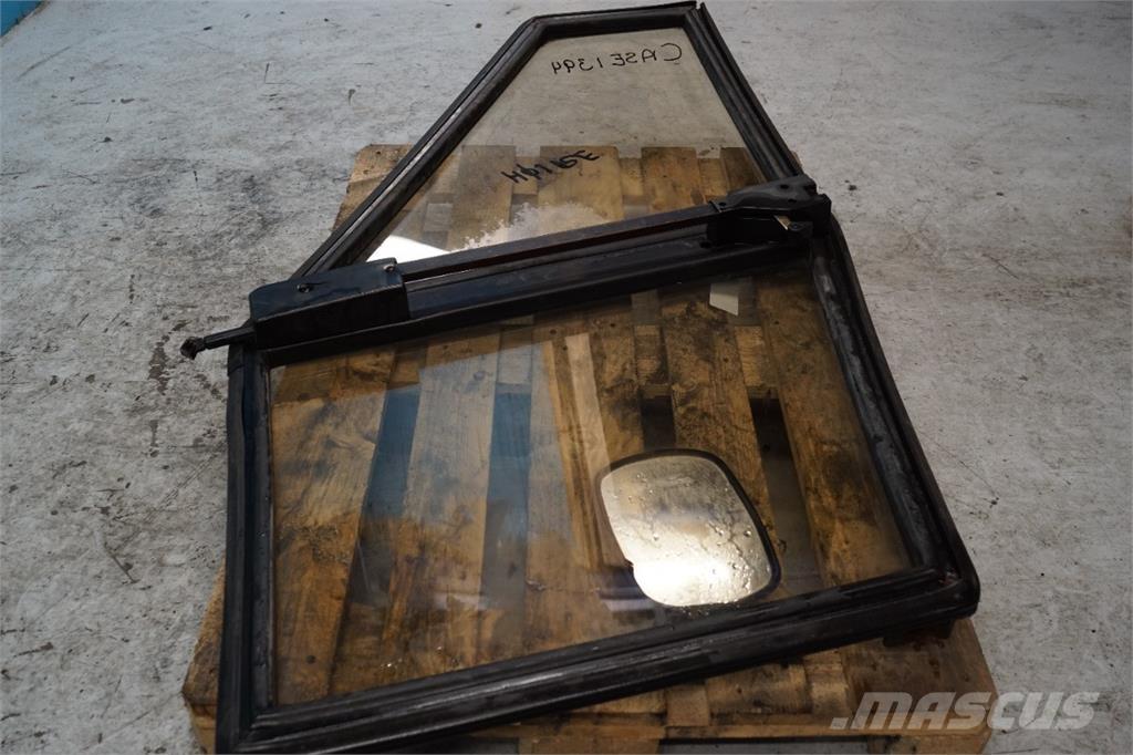 CASE 1394 キャビン及び内装