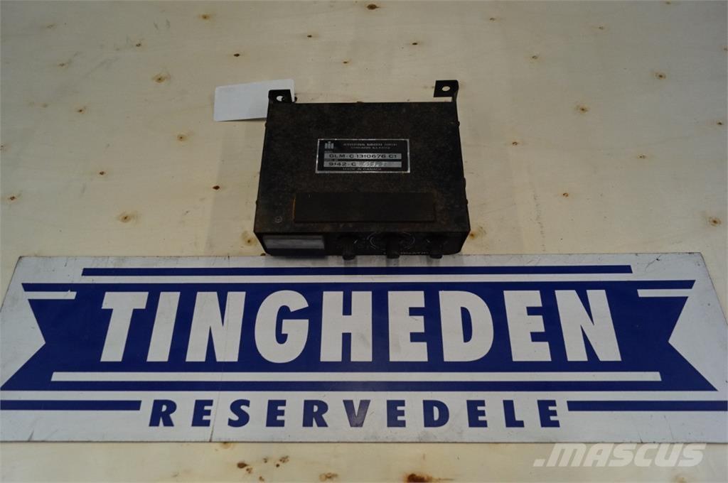 CASE 1480 電子機器