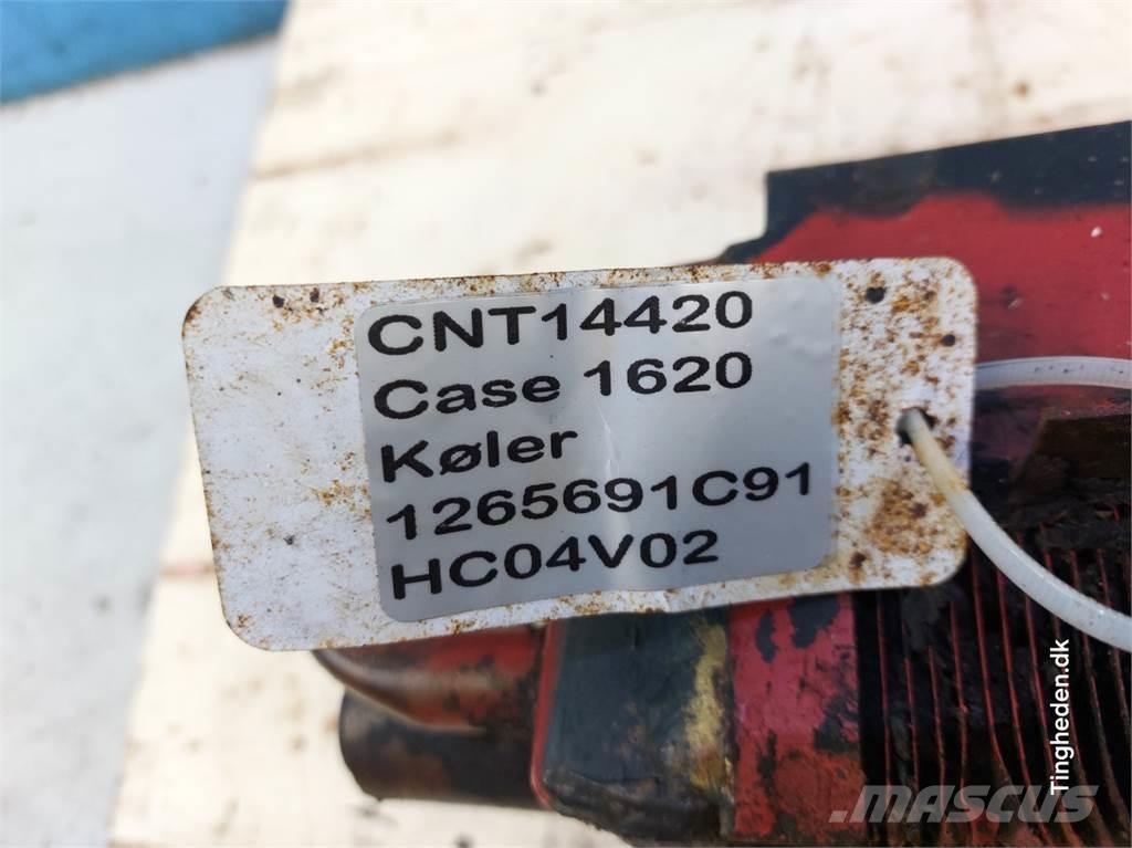 CASE 1620 ラジエター