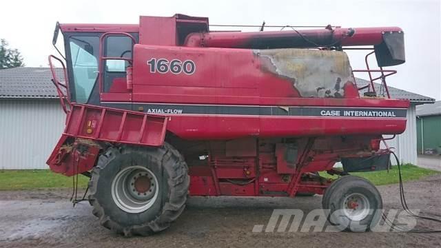 CASE 1660 コンバイン