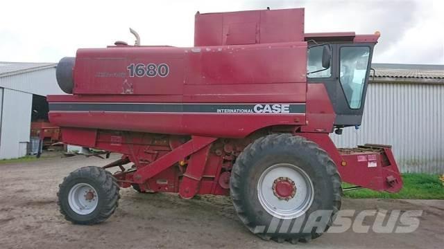CASE 1680 コンバイン