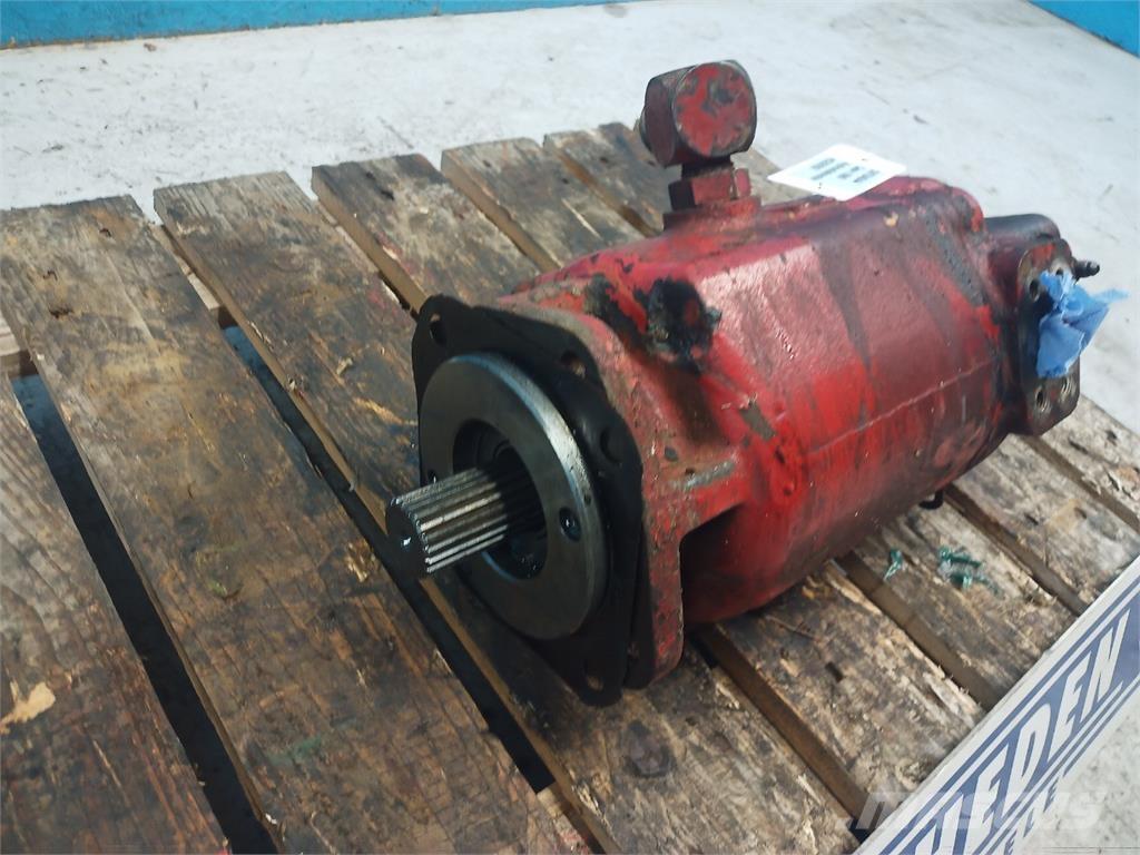 CASE 1680 油圧機