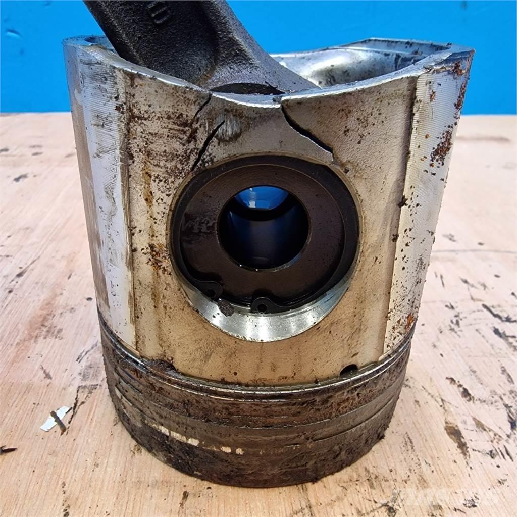 CASE 2188 エンジン
