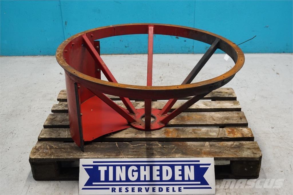 CASE 2388 ラジエター