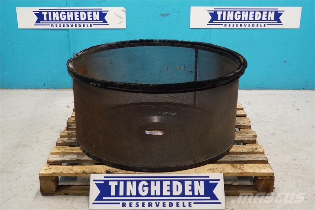 CASE 2388 ラジエター