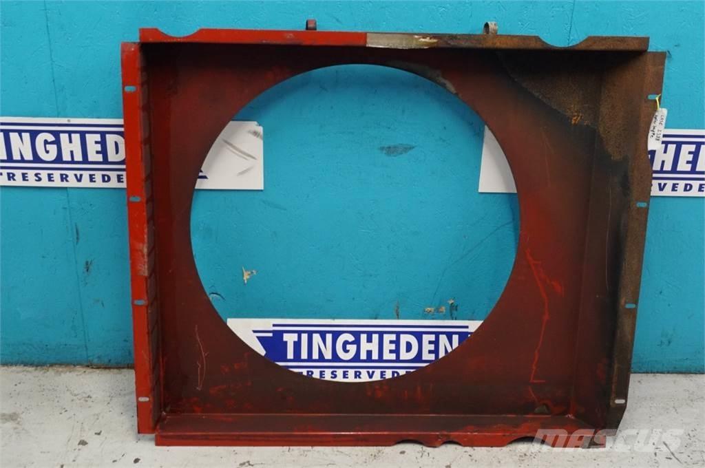 CASE 2388 ラジエター