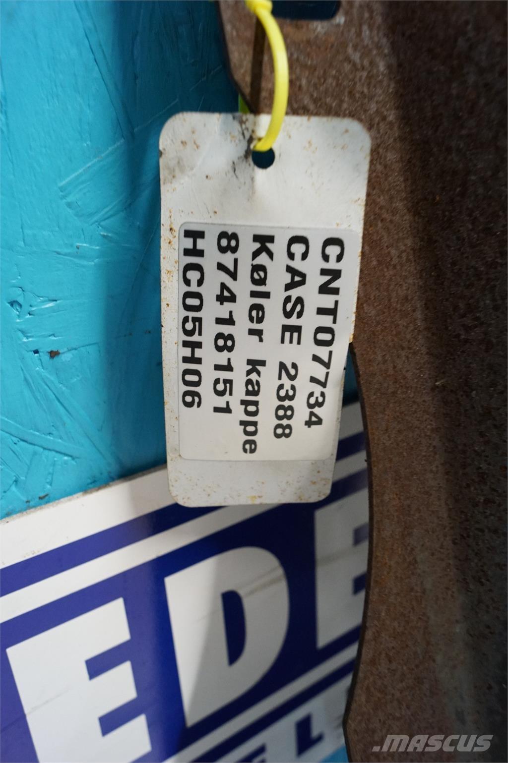 CASE 2388 ラジエター