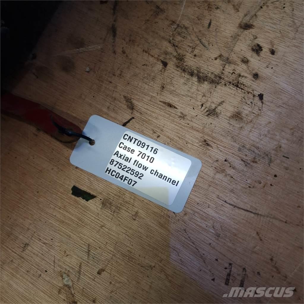 CASE 7010 ラジエター