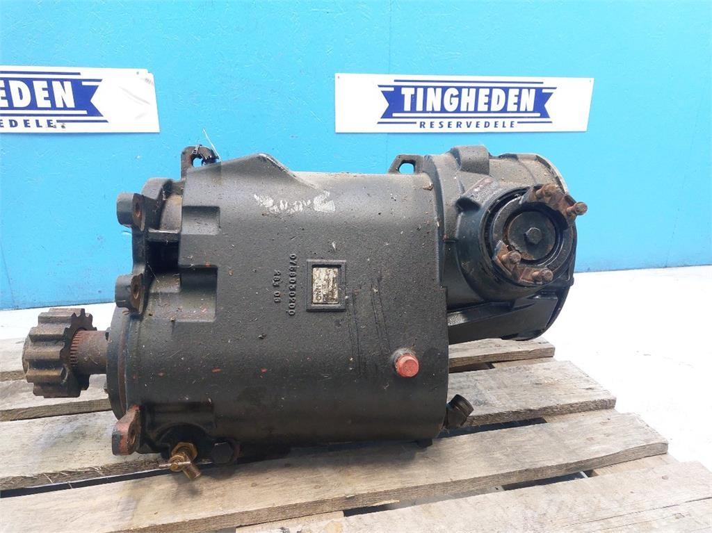 CASE 7010 トランスミッション