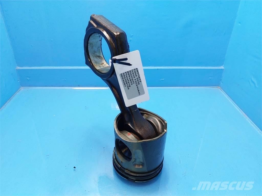CASE 7010 エンジン