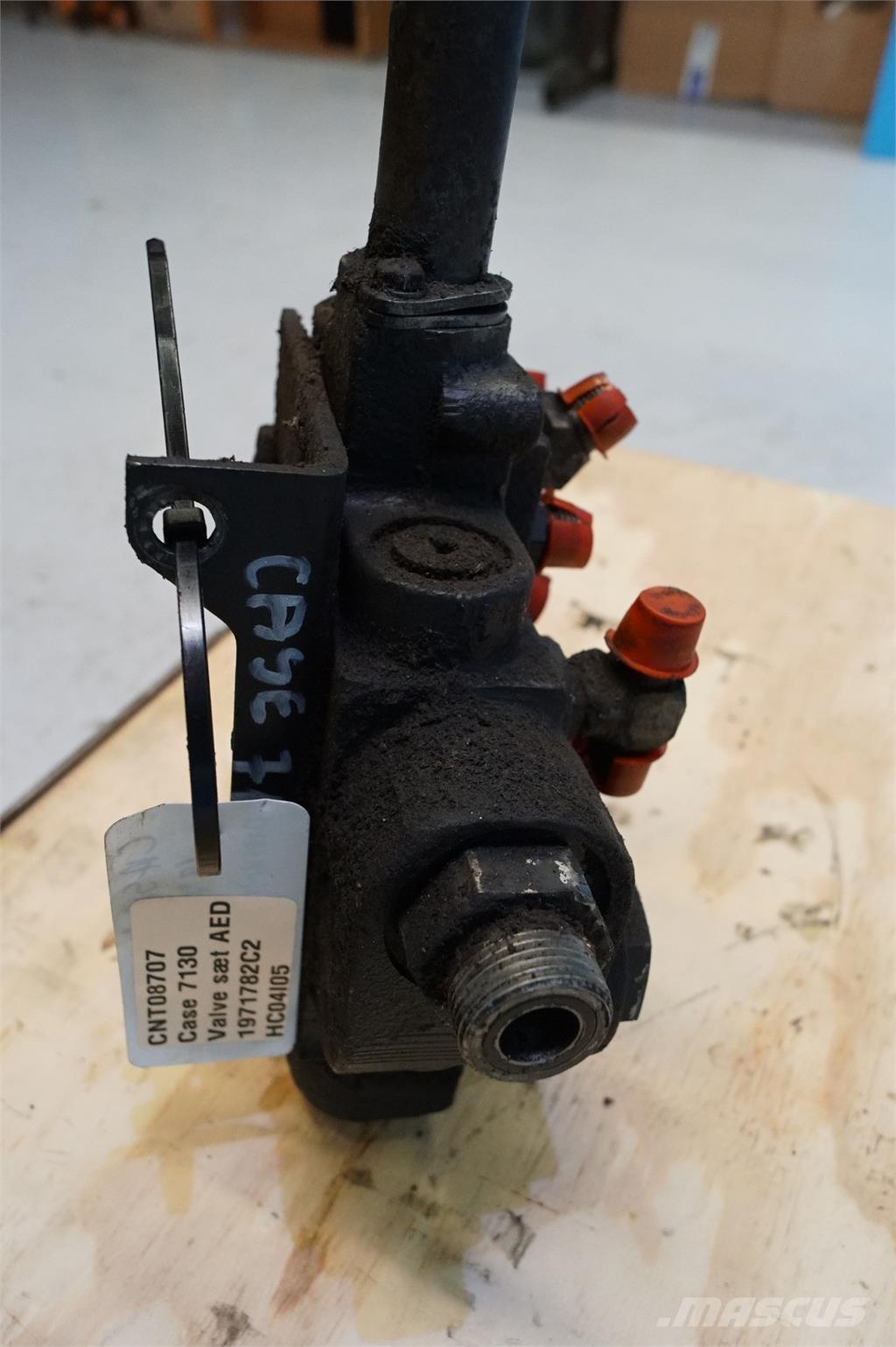 CASE 7130 油圧機