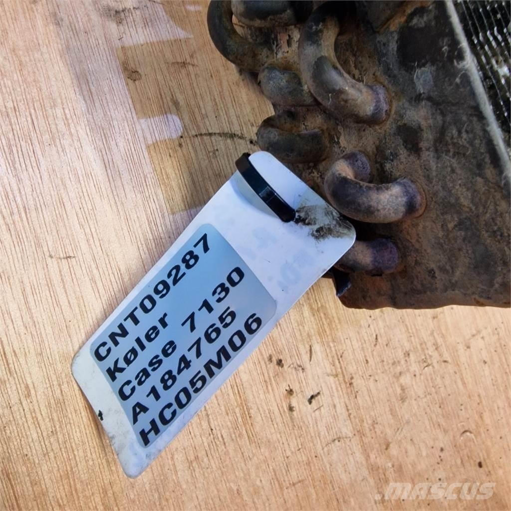 CASE 7130 ラジエター