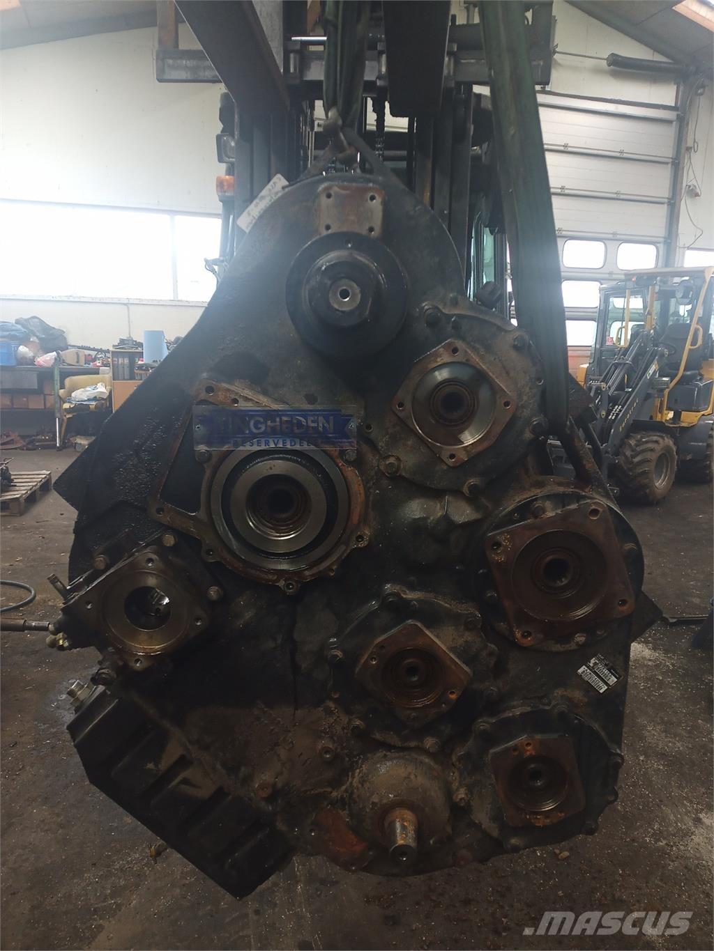 CASE 8010 トランスミッション