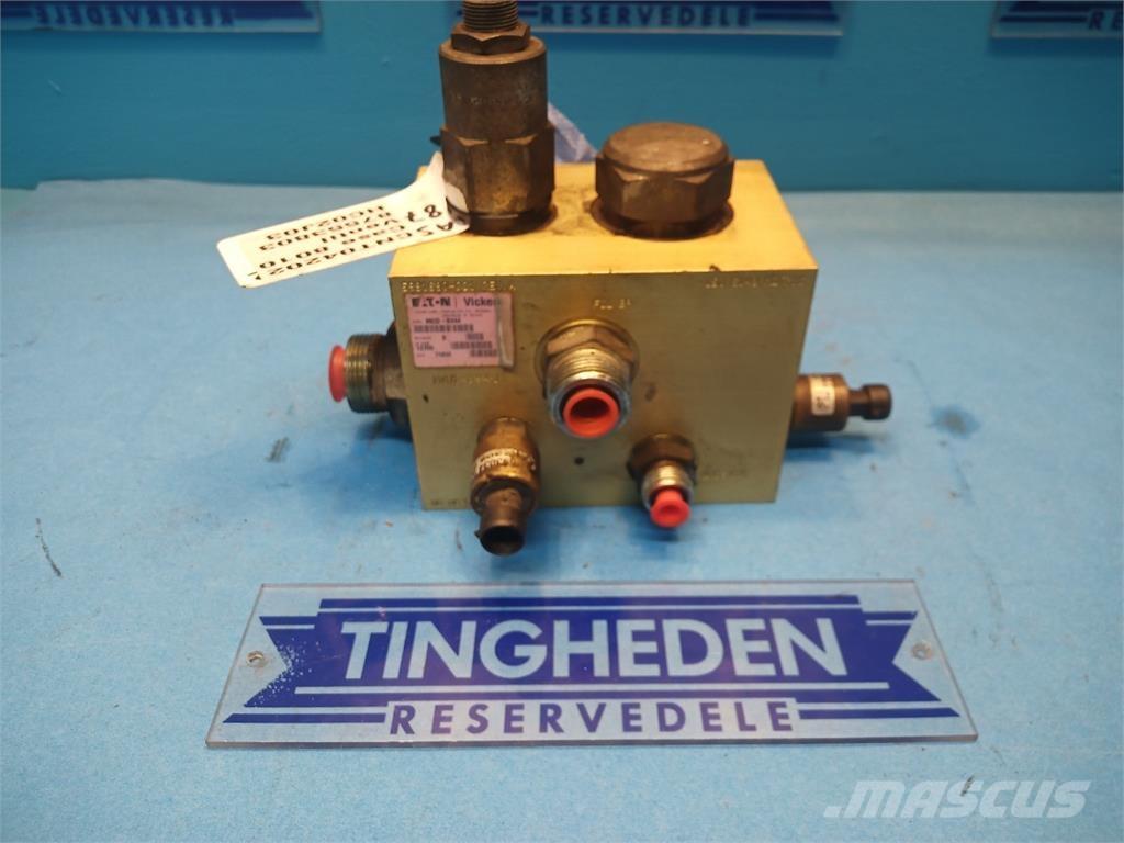 CASE 8010 油圧機