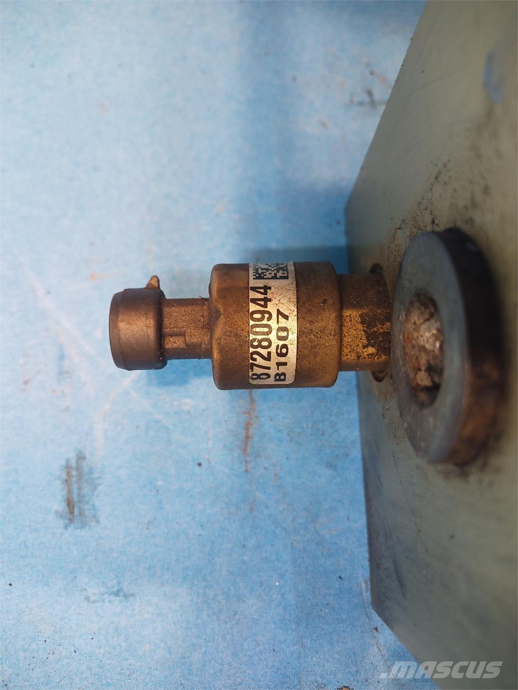 CASE 8010 油圧機