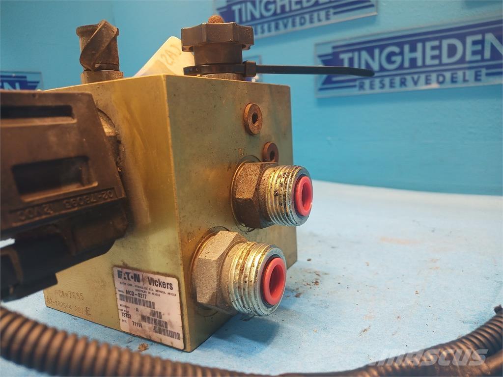 CASE 8010 油圧機