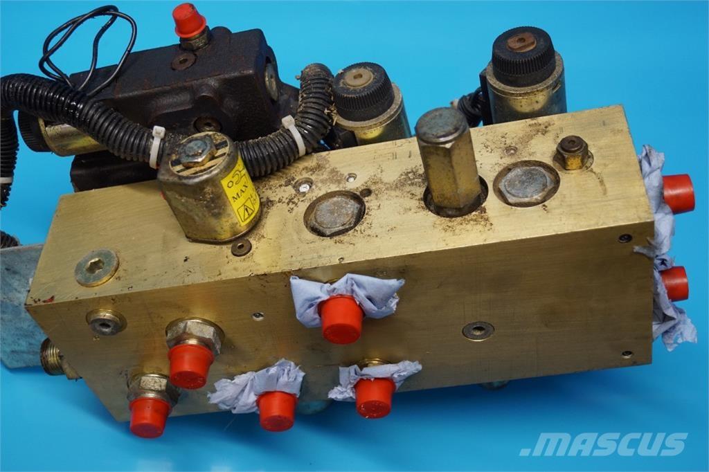 CASE 8010 油圧機