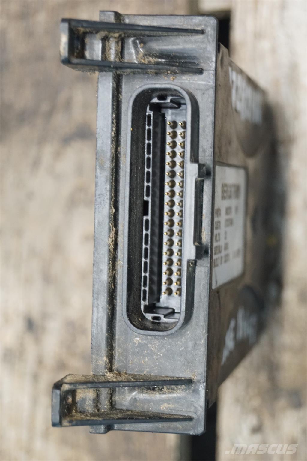 CASE 8010 電子機器