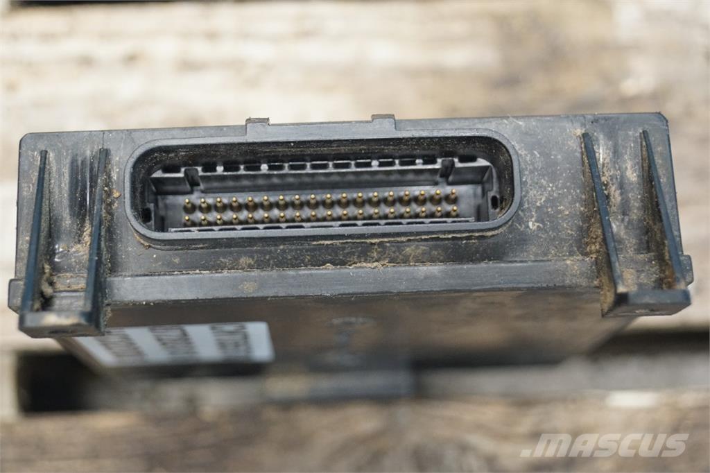 CASE 8010 電子機器