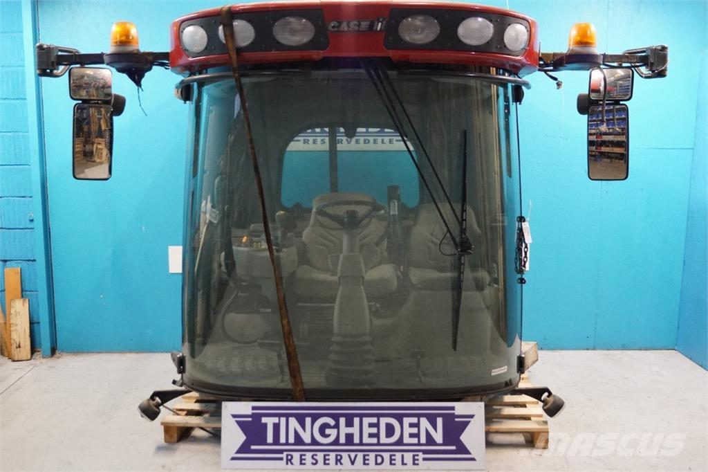 CASE 8010 キャビン及び内装