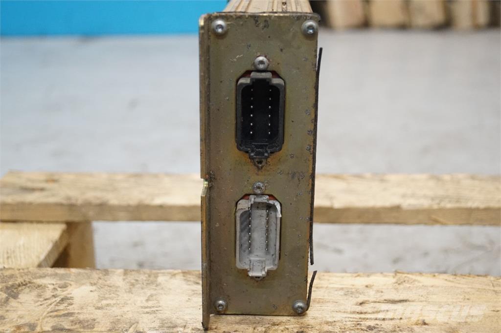 CASE 8010 電子機器