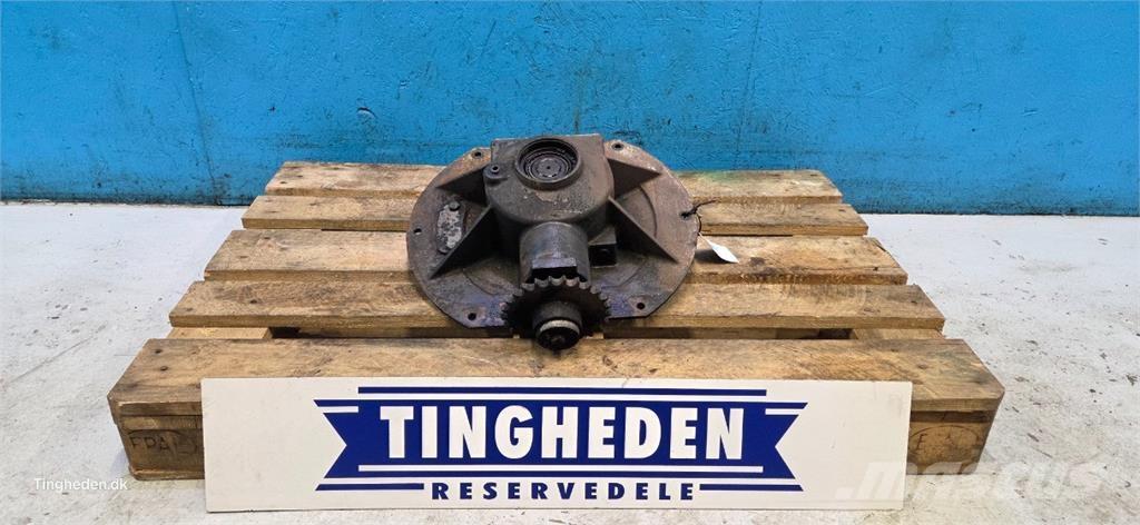 CASE 8010 トランスミッション