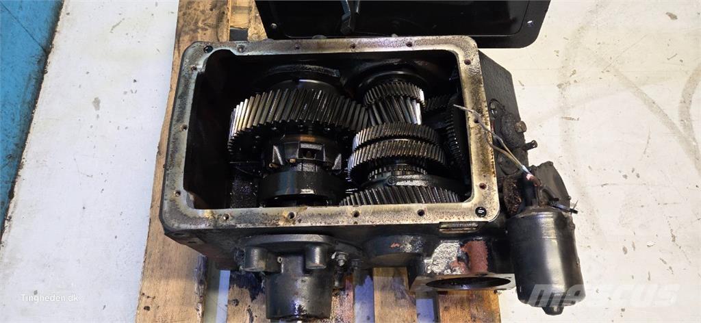 CASE 8010 トランスミッション