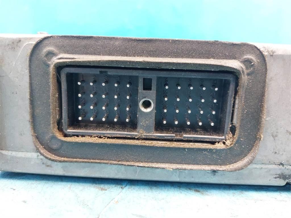 CASE 8010 AF 電子機器