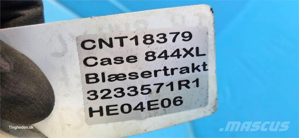 CASE 844XL キャビン及び内装